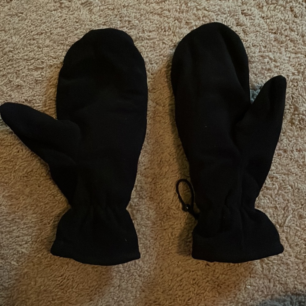 Mittens - Picture 2 of 3